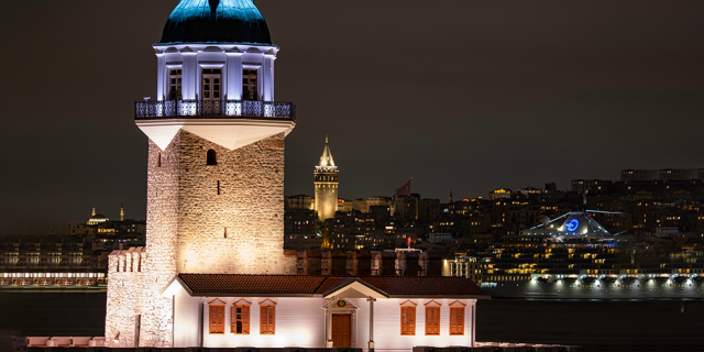 Beauty at Middle of the Sea Maiden Tower.